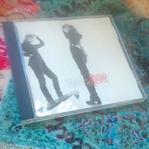 Donna Lewis now in a minute CD